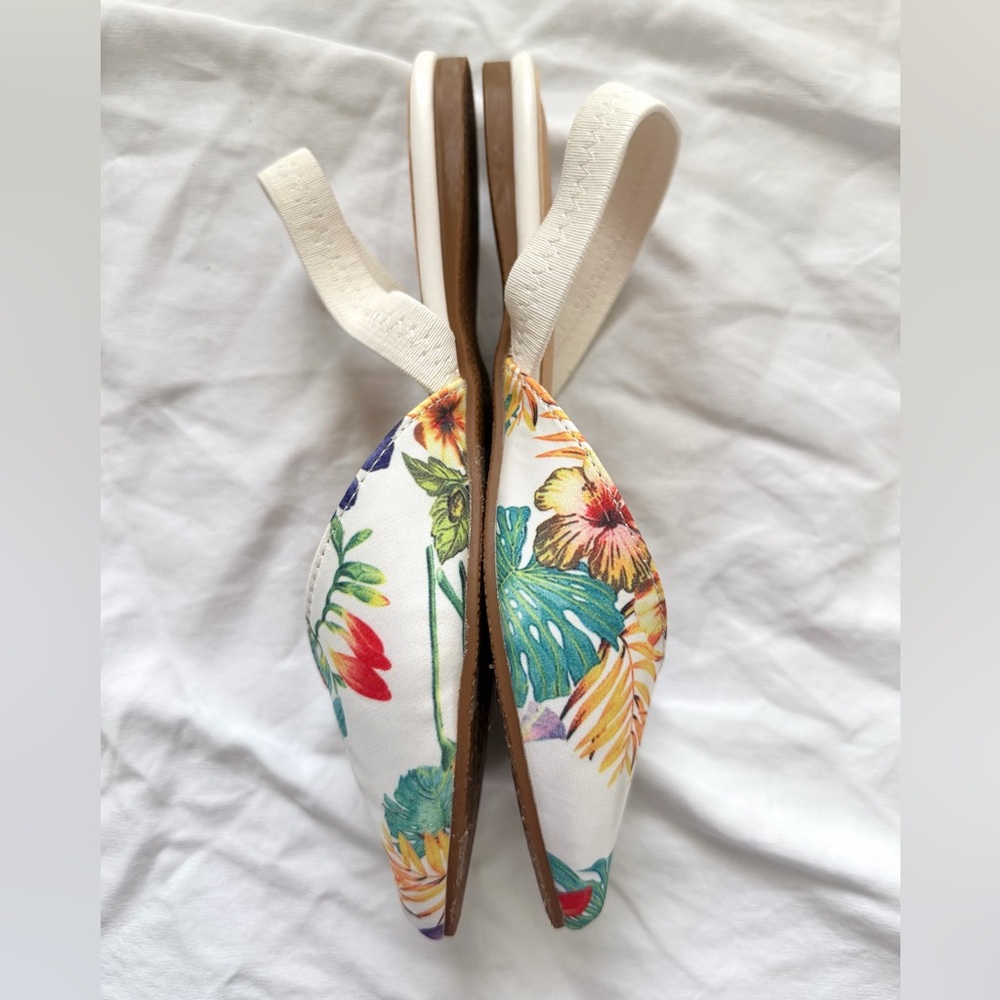 Lulus Mae White Floral Print Pointed Toe Slingback Flats | Size 6 | Like New - Picture 8 of 13